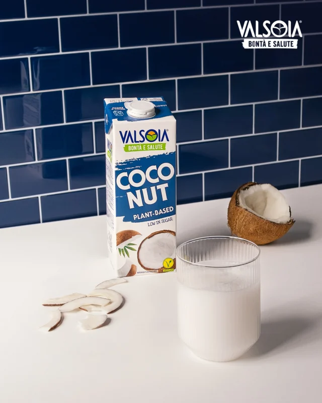 📸 Let's focus on our tropical creamy coconut perfection!​
​
Take a sip and enjoy the plant-based refreshment!